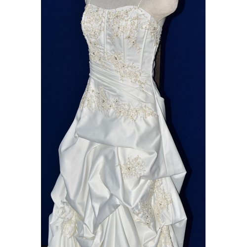 262 - WEDDING DRESS, end of season stock clearance (may have slight marks or very minor damage) size 12, s... 