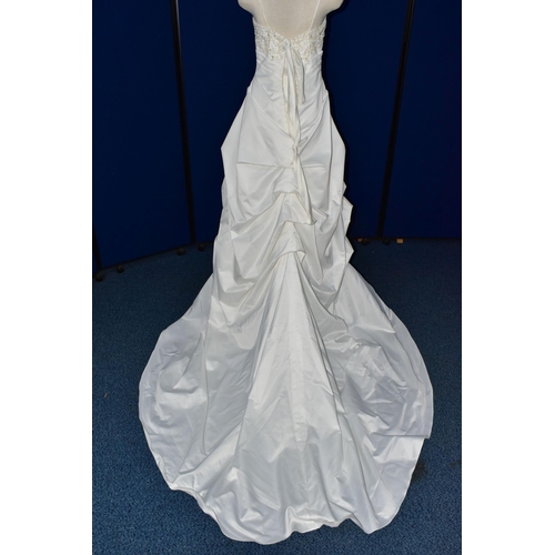 262 - WEDDING DRESS, end of season stock clearance (may have slight marks or very minor damage) size 12, s... 