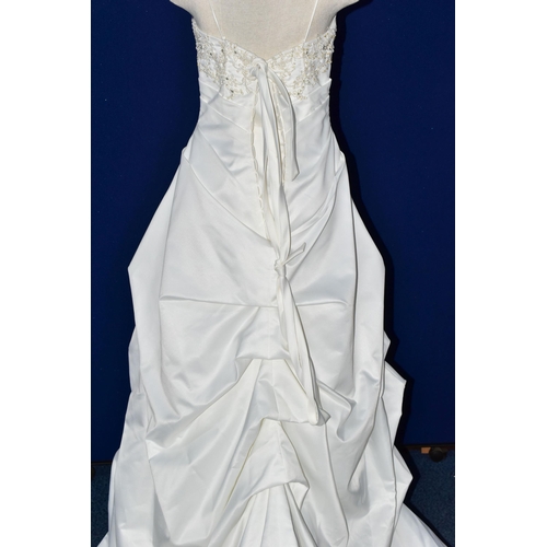 262 - WEDDING DRESS, end of season stock clearance (may have slight marks or very minor damage) size 12, s... 