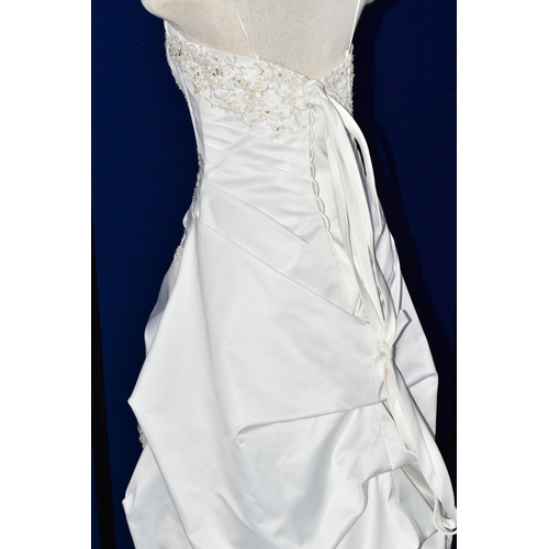 262 - WEDDING DRESS, end of season stock clearance (may have slight marks or very minor damage) size 12, s... 