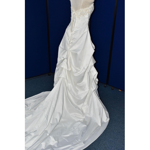 262 - WEDDING DRESS, end of season stock clearance (may have slight marks or very minor damage) size 12, s... 