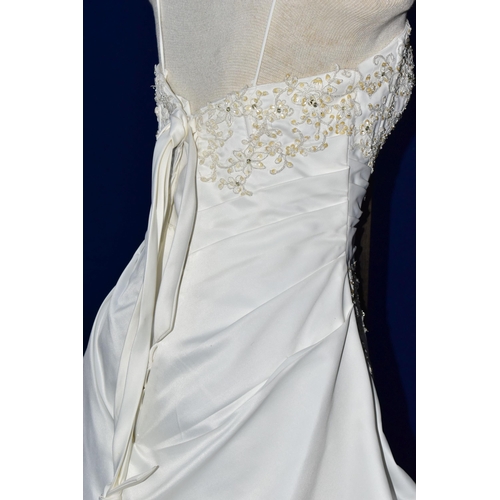 262 - WEDDING DRESS, end of season stock clearance (may have slight marks or very minor damage) size 12, s... 