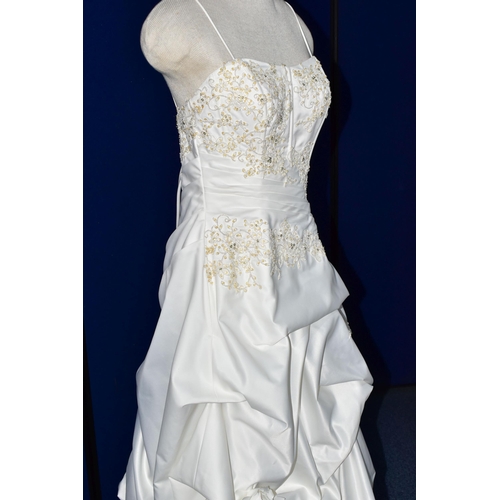 262 - WEDDING DRESS, end of season stock clearance (may have slight marks or very minor damage) size 12, s... 