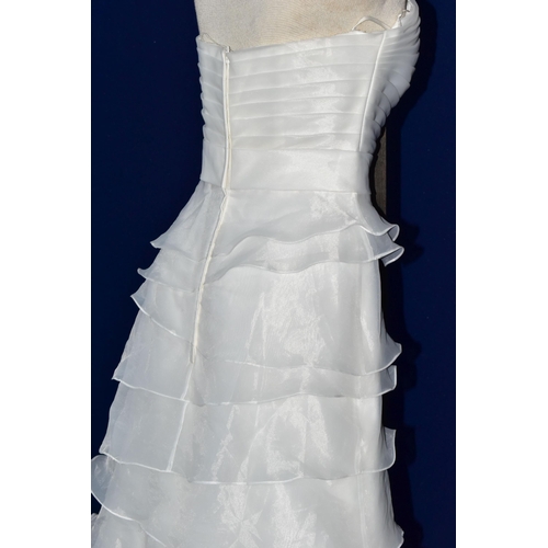 263 - WEDDING DRESS, end of season stock clearance (may have slight marks or very minor damage) size 8, wh... 