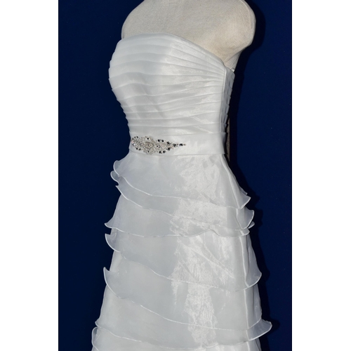 263 - WEDDING DRESS, end of season stock clearance (may have slight marks or very minor damage) size 8, wh... 