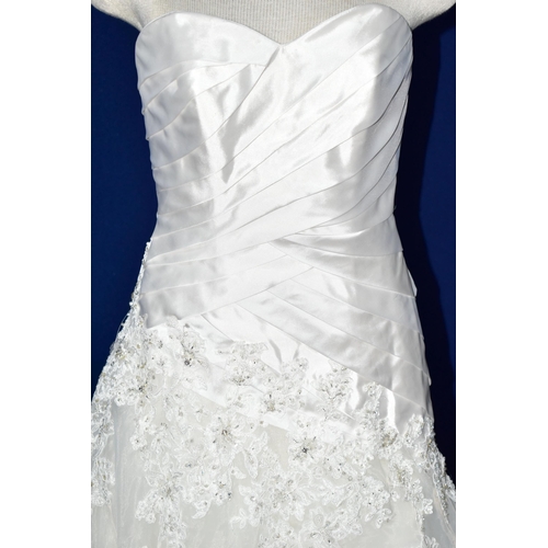 265 - WEDDING DRESS, end of season stock clearance (may have slight marks or very minor damage) size 8, Di... 