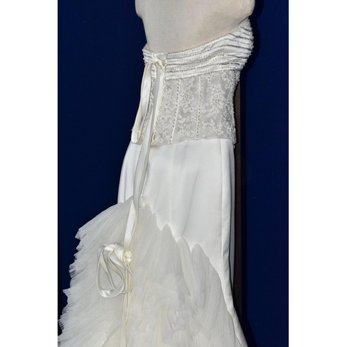 268 - WEDDING DRESS, end of season stock clearance (may have slight marks or very minor damage) size 8, un... 