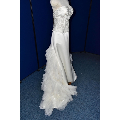 268 - WEDDING DRESS, end of season stock clearance (may have slight marks or very minor damage) size 8, un... 