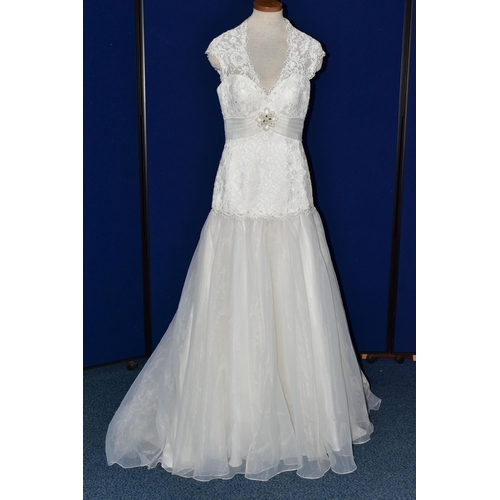 270 - WEDDING DRESS, end of season stock clearance (may have slight marks or very minor damage) size 8/10 ... 