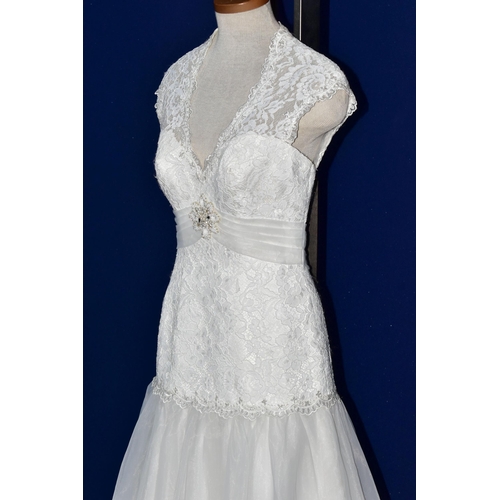 270 - WEDDING DRESS, end of season stock clearance (may have slight marks or very minor damage) size 8/10 ... 