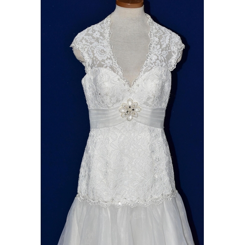 270 - WEDDING DRESS, end of season stock clearance (may have slight marks or very minor damage) size 8/10 ... 