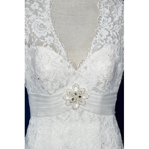 270 - WEDDING DRESS, end of season stock clearance (may have slight marks or very minor damage) size 8/10 ... 