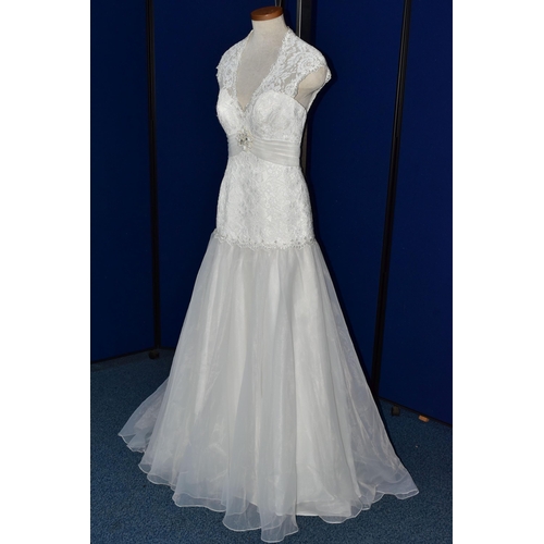 270 - WEDDING DRESS, end of season stock clearance (may have slight marks or very minor damage) size 8/10 ... 