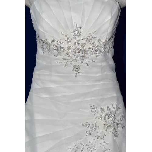 271 - WEDDING DRESS, end of season stock clearance (may have slight marks or very minor damage) size 8/10,... 