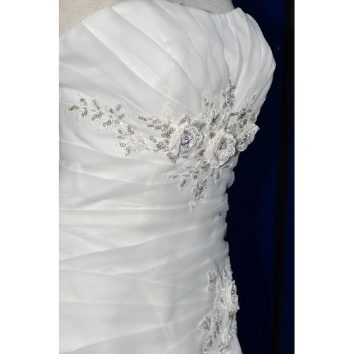 271 - WEDDING DRESS, end of season stock clearance (may have slight marks or very minor damage) size 8/10,... 