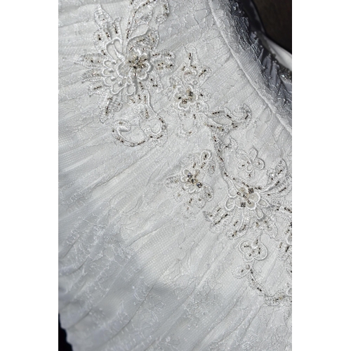 273 - WEDDING DRESS, end of season stock clearance (may have slight marks or very minor damage) size 6, iv... 