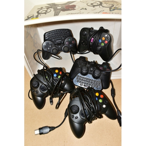 698 - BOX CONTAINING ORIGINAL XBOX AND PS3 CONTROLLERS, PS3 controllers are all equipped with a keyboard a... 