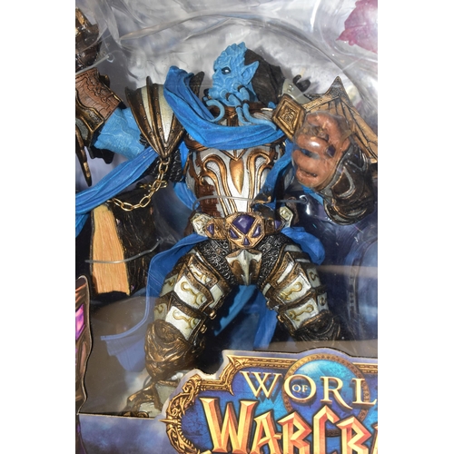 708 - WORLD OF WARCRAFT VINDICATOR MARAD DELUXE COLLECTOR FIGURE SEALED, figure is sealed inside its origi... 