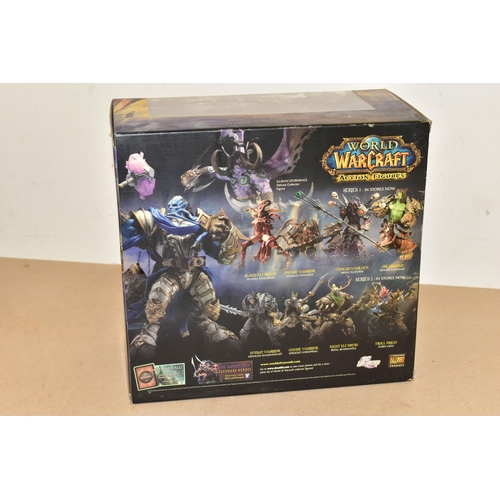 708 - WORLD OF WARCRAFT VINDICATOR MARAD DELUXE COLLECTOR FIGURE SEALED, figure is sealed inside its origi... 