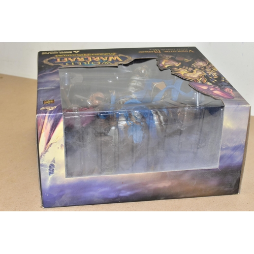 708 - WORLD OF WARCRAFT VINDICATOR MARAD DELUXE COLLECTOR FIGURE SEALED, figure is sealed inside its origi... 