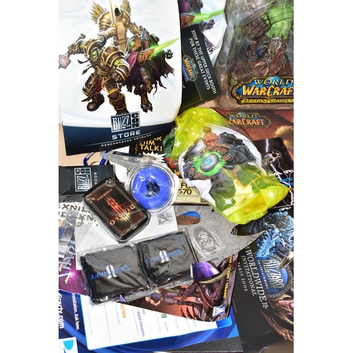 721 - BOX CONTAINING BLIZZARD MERCHANDISE AND MEMROBELLIA, PRIMARILLY OBTAINED FROM BLIZZCON 2008, items i... 