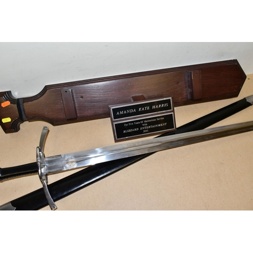 723 - BLIZZARD ENTERTAINMENT EMPLOYEE FIVE YEARS OF MERITORIOUS SERVICE SWORD, sword gift that was given o... 