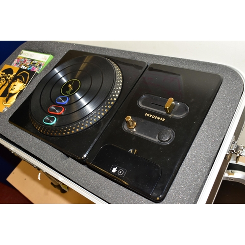 733 - DJ HERO GAME, CD, TURNTABLE & CASE, the Xbox 360 version of the game with its turntable, CD and case... 