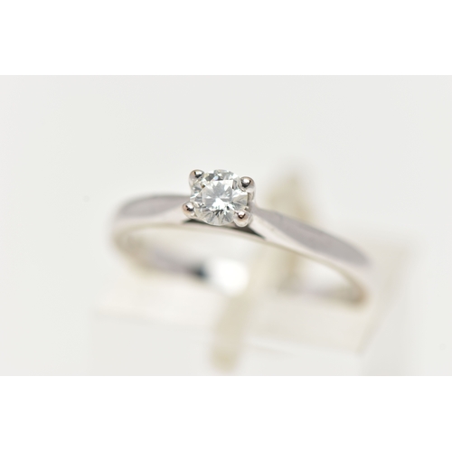 9 - A 18CT GOLD SINGLE STONE DIAMOND RING, a round brilliant cut diamond, approximate total diamond weig... 