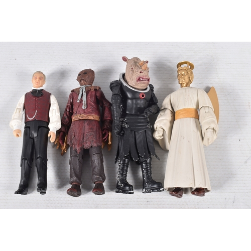 71 - A COLLECTION OF MODERN DOCTOR WHO COLLECTABLES, to include battery operated remote control models (n... 