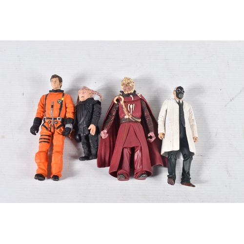 71 - A COLLECTION OF MODERN DOCTOR WHO COLLECTABLES, to include battery operated remote control models (n... 