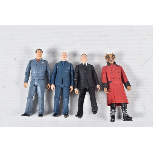 71 - A COLLECTION OF MODERN DOCTOR WHO COLLECTABLES, to include battery operated remote control models (n... 