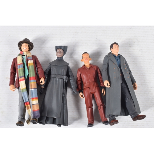 71 - A COLLECTION OF MODERN DOCTOR WHO COLLECTABLES, to include battery operated remote control models (n... 