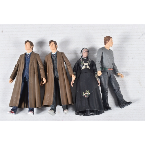 71 - A COLLECTION OF MODERN DOCTOR WHO COLLECTABLES, to include battery operated remote control models (n... 