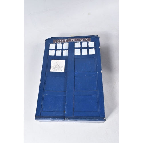 71 - A COLLECTION OF MODERN DOCTOR WHO COLLECTABLES, to include battery operated remote control models (n... 