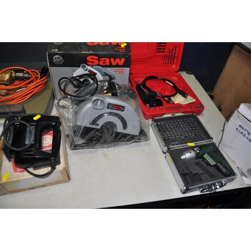 1058 - A BOSCH GWS20-230 9in ANGLE GRINDER, a MacAllister MJS750L jigsaw, a Performance Circular Saw, an EP... 