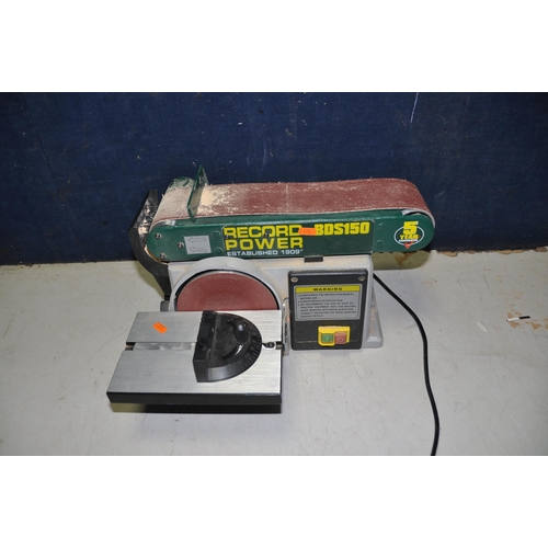 1076 - A CLARKE BDS150 DISC AND BELT SANDER with mitre guide (PAT pass and working)