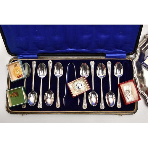 100 - A BOX OF ASSORTED ITEMS, to include a cased tea spoon set, encasing ten teaspoons and sugar tongs (t... 