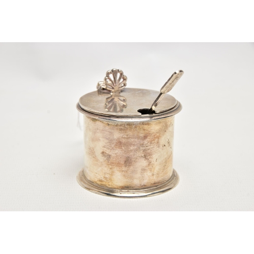 176 - A MID 20TH CENTURY SILVER MUSTARD, polished design, fitted with a scroll handle and a shell shape fi... 