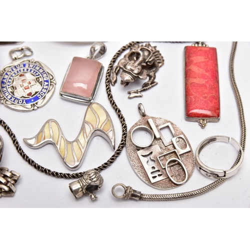 28 - A BAG OF ASSORTED WHITE METAL JEWELLERY, to include a large twist pendant stamped 925, a rose quartz... 