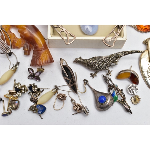 67 - A BAG OF ASSORTED JEWELLERY, to include a boxed blue lace agate drop pendant fitted with a white met... 