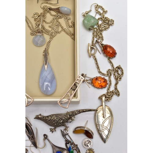 67 - A BAG OF ASSORTED JEWELLERY, to include a boxed blue lace agate drop pendant fitted with a white met... 