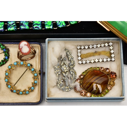 89 - A BOX OF ASSORTED COSTUME JEWELLERY, to include a cased pair of Wedgwood cufflinks, stamped 'Silver'... 