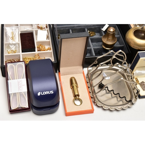 91 - A BOX OF ASSORTED ITEMS, to include a pair of silver salt and pepper shakers, hallmarked 'W H Manton... 