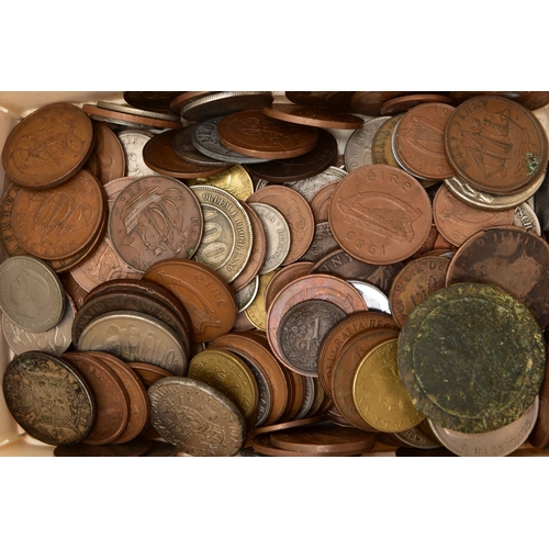 93 - A BOX OF ASSORTED COINS, to include a boxed 'Old Hall trinket dish', a quantity of modern British fi... 