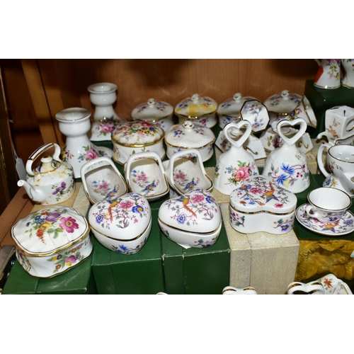 314 - A QUANTITY OF HAMMERSLEY CHINA ORNAMENTS, to include over sixty trinket boxes, vases, miniatures and... 