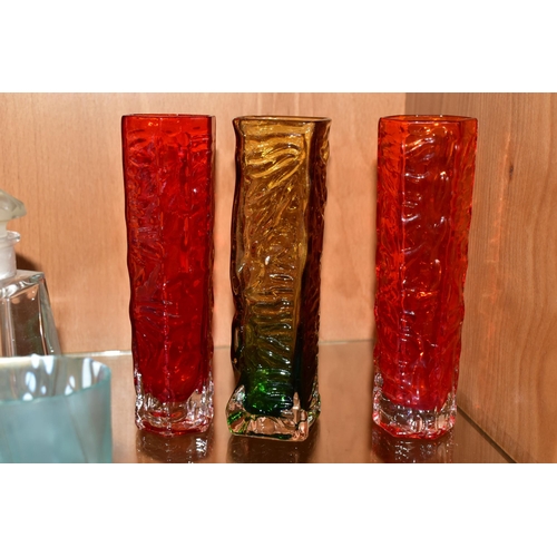 327 - A COLLECTION OF ART GLASS, to include an Isle of Wight Glass Meadow Garden vase with decorative rim ... 