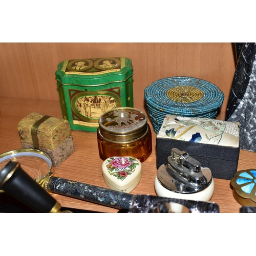 364 - ASSORTED ITEMS, comprising a Royal Worcester Doris Linder 'Hound' model 2994 (chipped back foot ), a... 