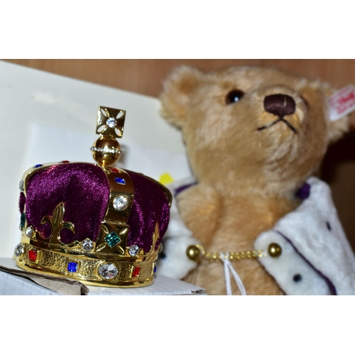 375 - A BOXED LIMITED EDITION STEIFF QUEEN ELIZABETH II CORONATION TEDDY BEAR, blonde growling bear, 66435... 