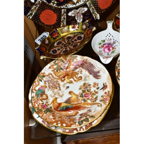 385 - A GROUP OF ROYAL CROWN DERBY PORCELAIN AND SIMILIAR, comprising a Royal Crown Derby 'Imari' 1128 pat... 