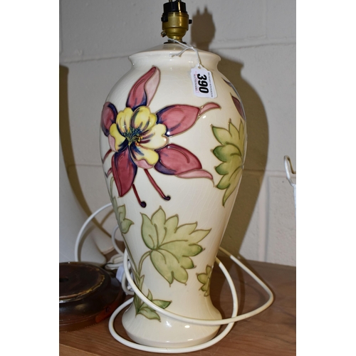 390 - A MOORCROFT POTTERY TABLE LAMP, in the Columbine pattern on a cream ground, with loose wooden base a... 